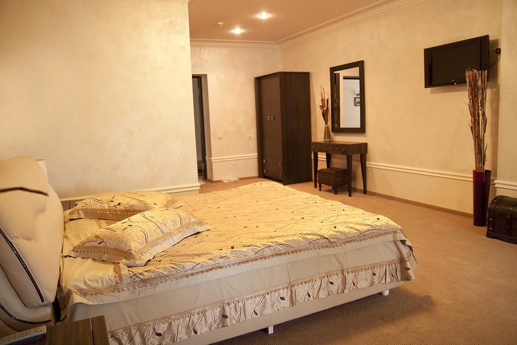 Skazka Hotel Винница Экстерьер фото